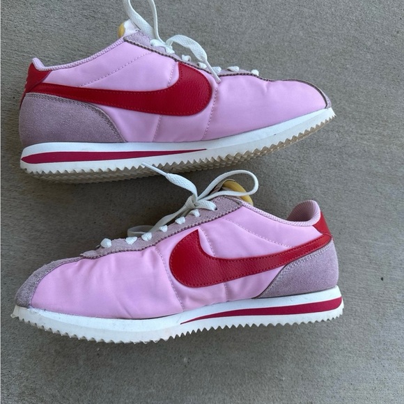 Nike Cortez Women's Pink and Red Valentine Sneakers 8.5 - Picture 9 of 11